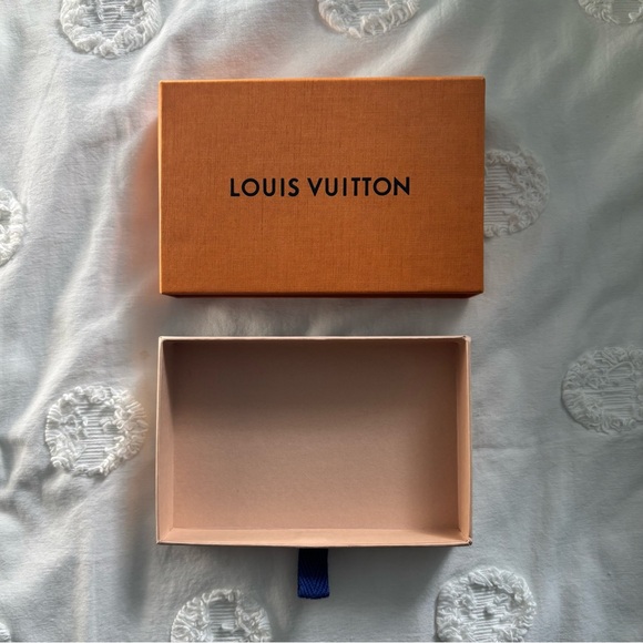 Louis Vuitton Key Pouch - Picture 10 of 13